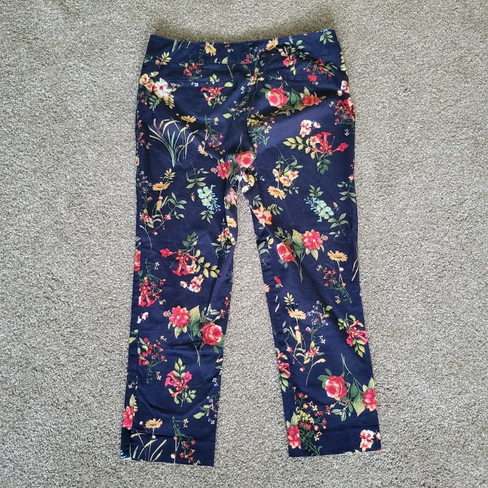 New York & Company Navy Floral Capris - Picture 1 of 8